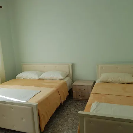 Vila Sula * Golem (Tirana)